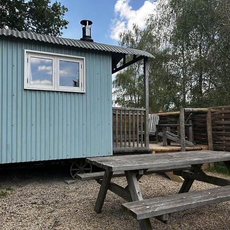 Sumners Ponds Fishery & Campsite 호텔 호셤 외부 사진