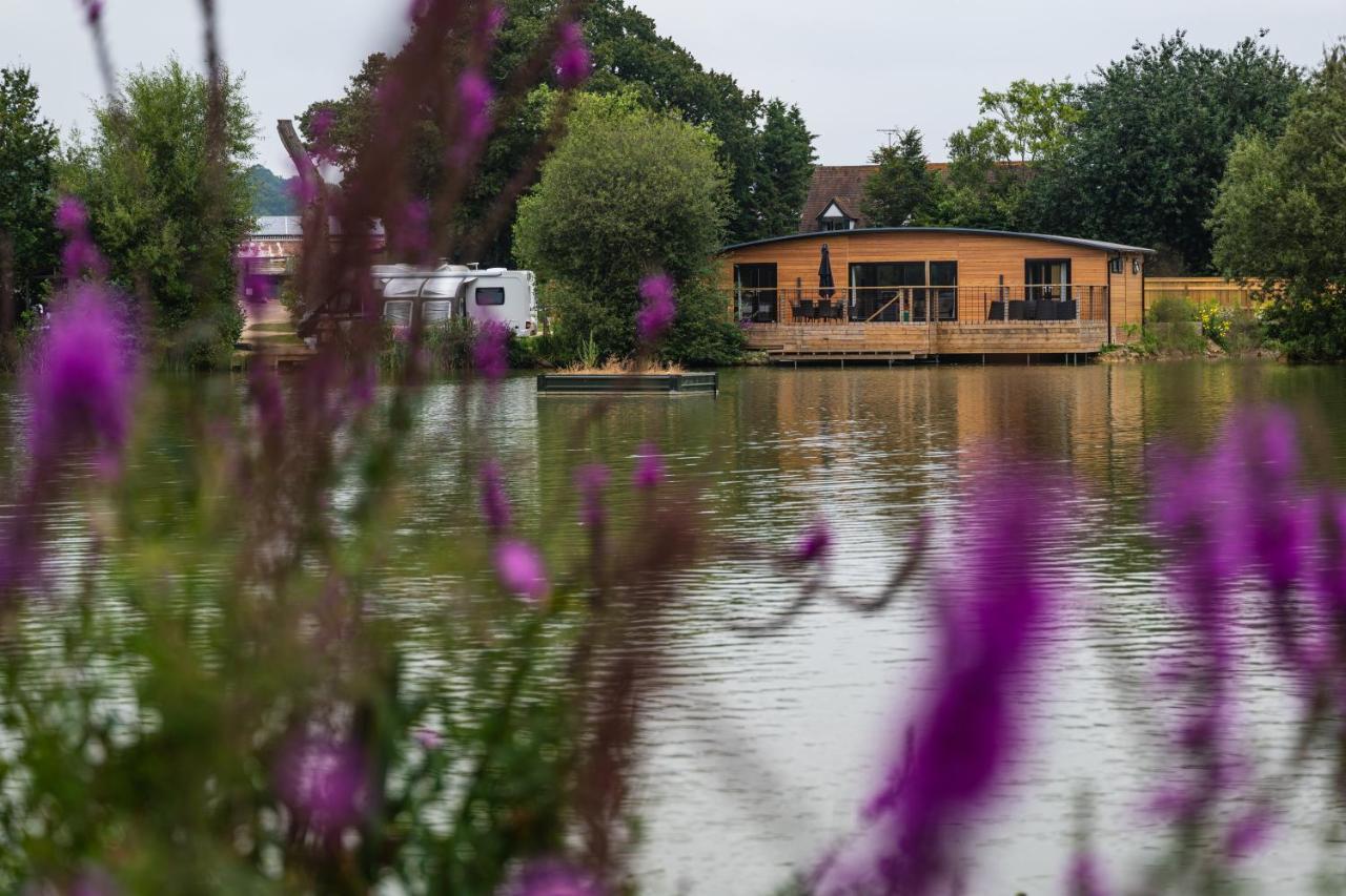 Sumners Ponds Fishery & Campsite 호텔 호셤 외부 사진