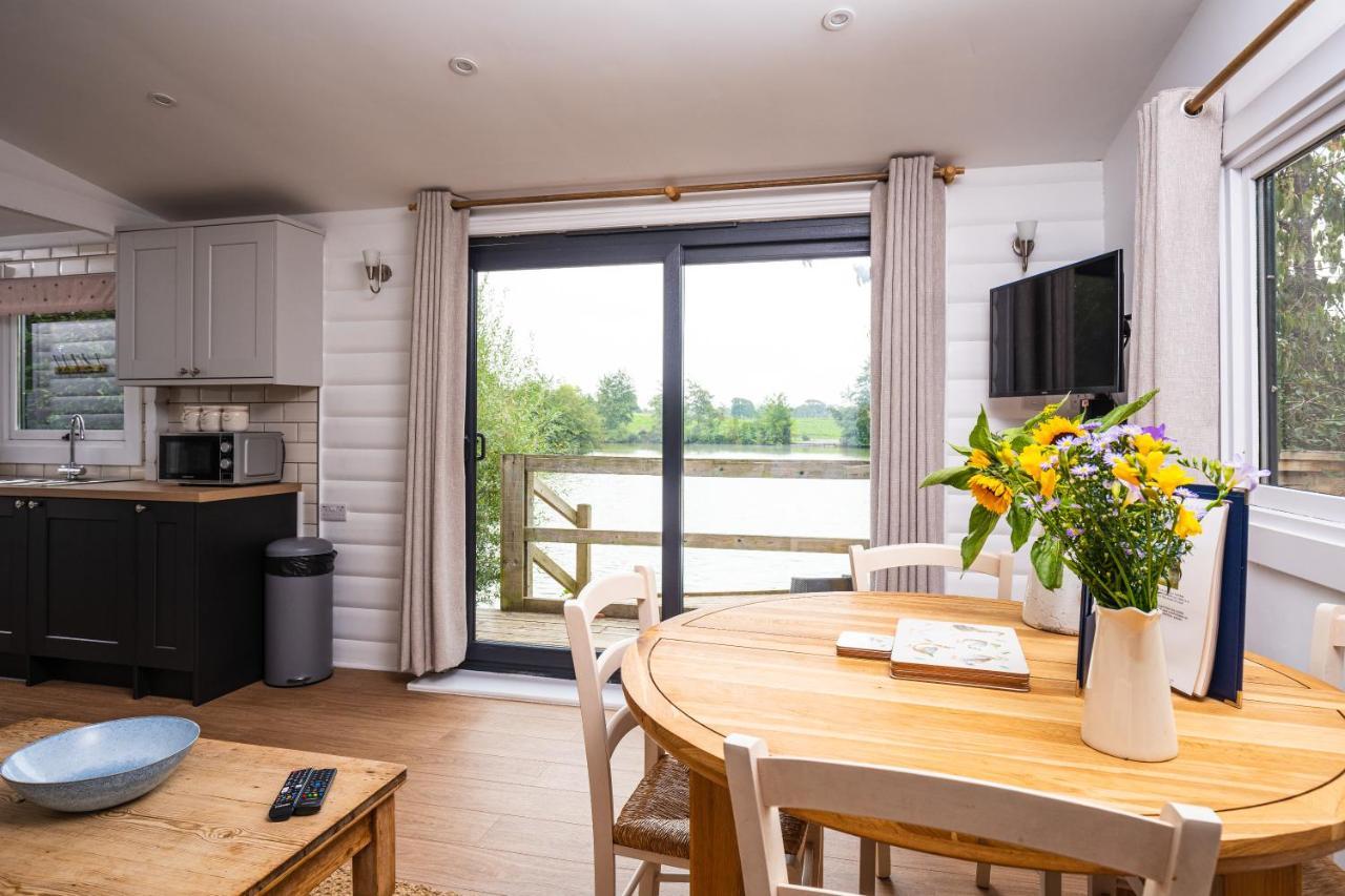 Sumners Ponds Fishery & Campsite 호텔 호셤 외부 사진