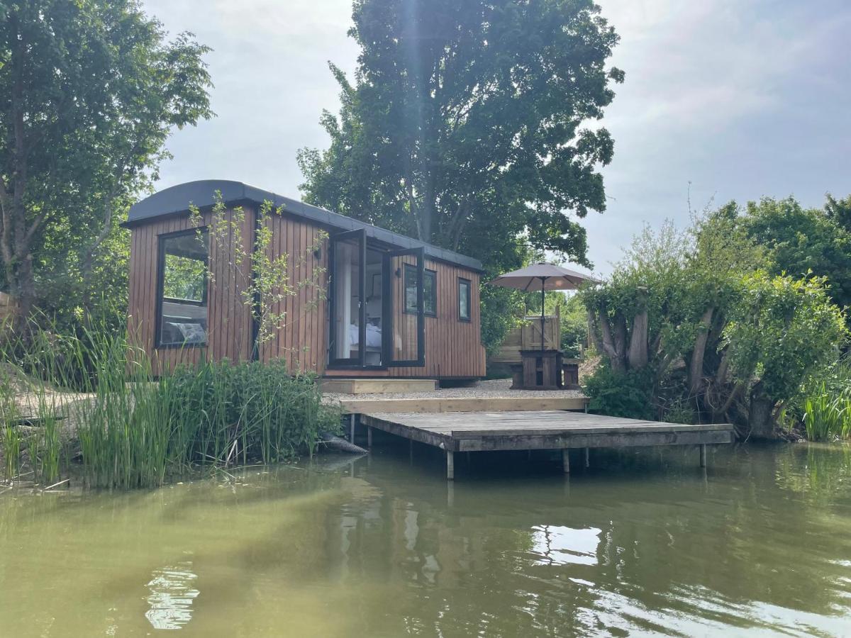 Sumners Ponds Fishery & Campsite 호텔 호셤 외부 사진