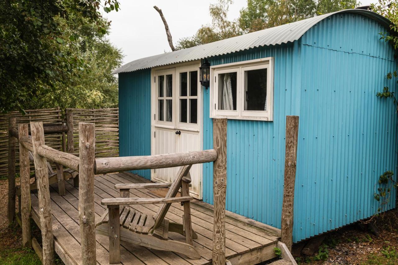 Sumners Ponds Fishery & Campsite 호텔 호셤 외부 사진