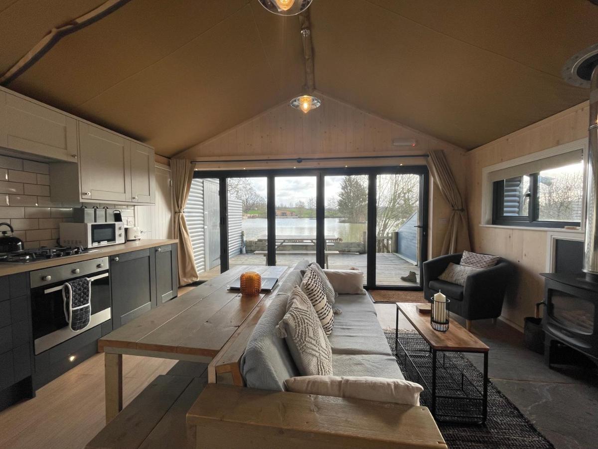 Sumners Ponds Fishery & Campsite 호텔 호셤 외부 사진