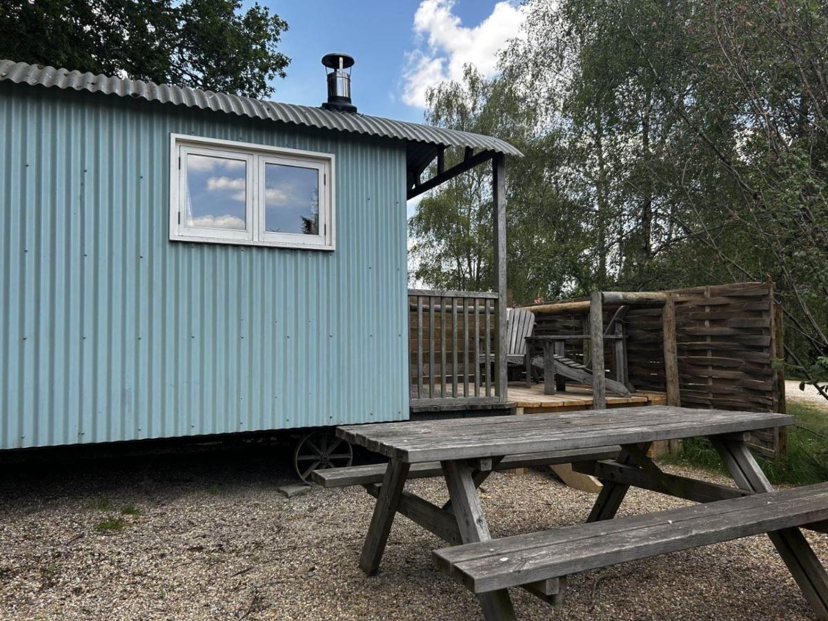 Sumners Ponds Fishery & Campsite 호텔 호셤 외부 사진